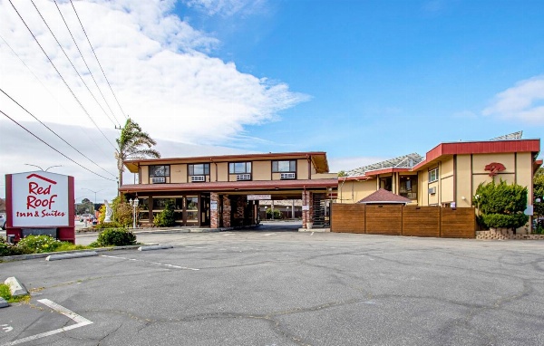Red Roof Inn & Suites Monterey image 3